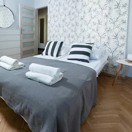 Downtown Living Franciszkanska 2 Varsó
